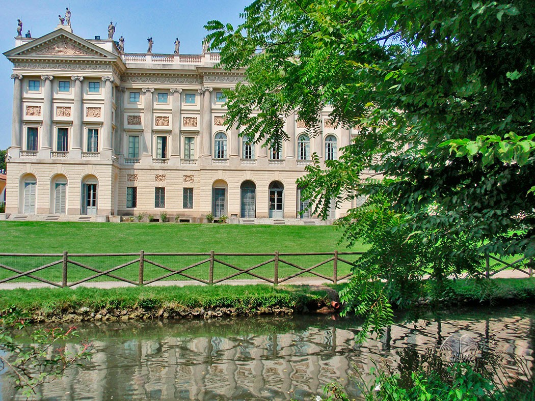 Photos of The Gallery of Modern Art in Milan KASADOO