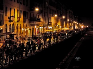 Navilji četvrt u Milanu noću