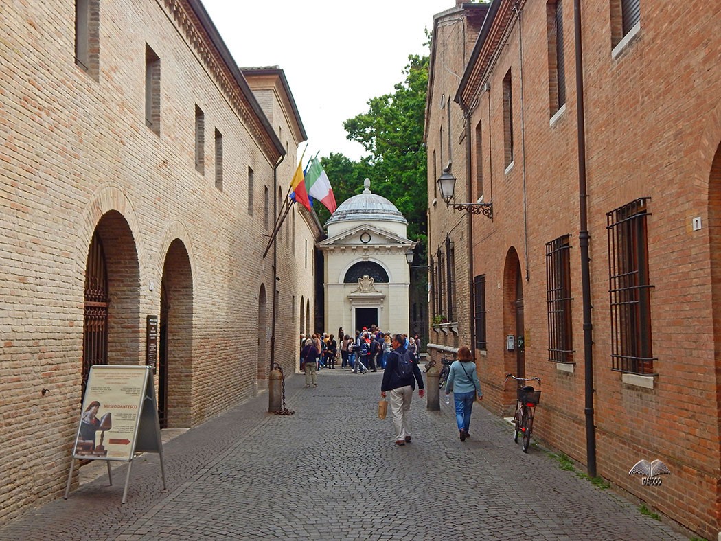 Photos of Dante Alighieri s Tomb KASADOO