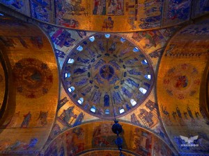Basilica of San Marco, breathtaking interior frescoes in gold
