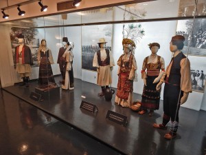 Kolekcija tradicionalnih srpskih nošnji etnografskog muzeja