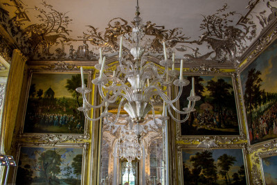 Artistic paintings in the royal room