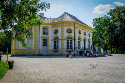 Pequeños palacios en Nymphenburg parque.