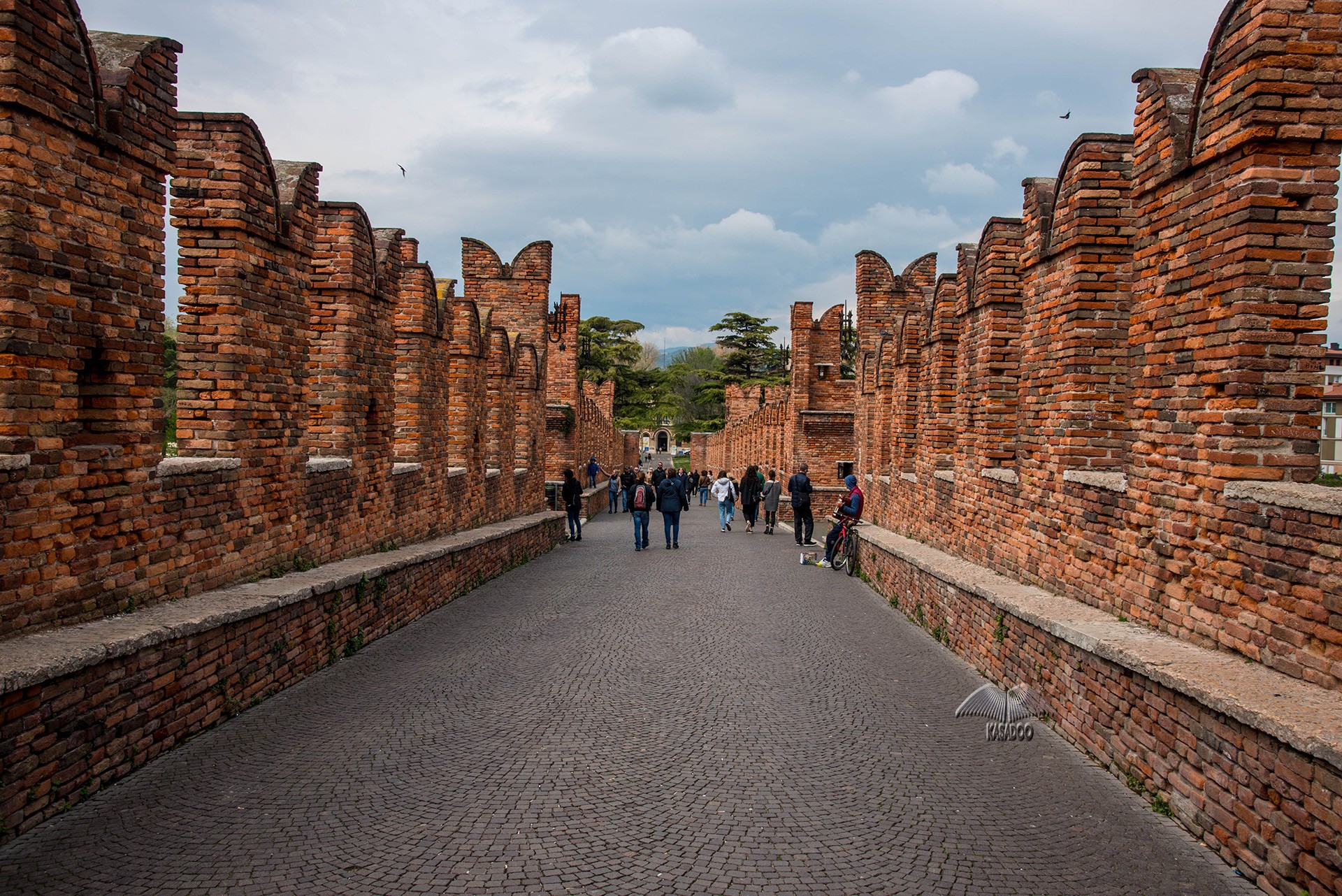 Ponte in mattoni rossi