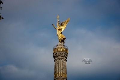 Statua Anđela na vrhu stuba pobede u Berlinu-Nemačka