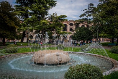 Fontana vicino all'Arena di Verona