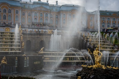 Fontane Peterhof Palate