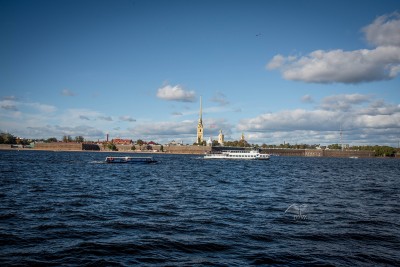 Río Neva en San Petersburgo