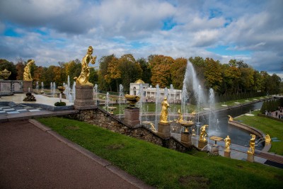 Side view - Peterhof fountains