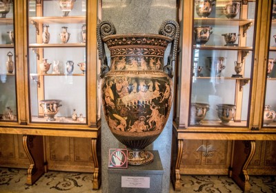 The giant Jasper vase
