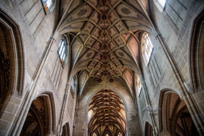 Una vista del techo en la catedral